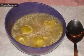 Пельменный суп с сельдереем и розмарином