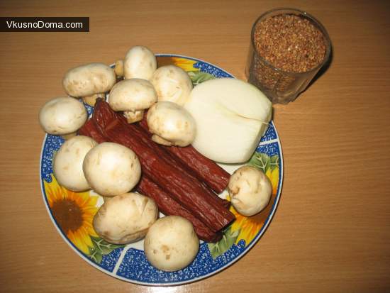 фото рецепт гречневая каша с сосисками и грибами
